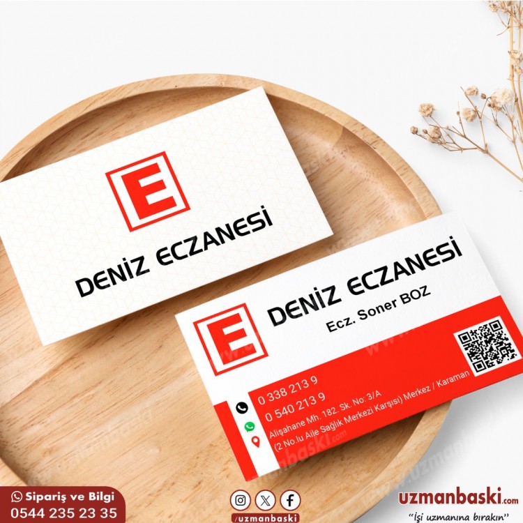 Eczane ve eczacılar için profesyonel kartvizit tasarım örneği.